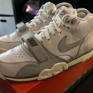 Nike Cross Trainer Sneakers